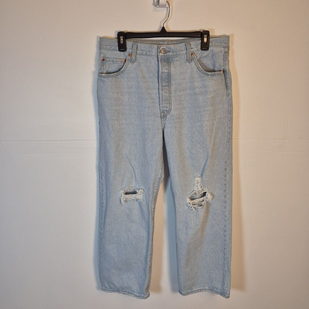 Levi's Women's Ribcage Straight Ankle Jeans Size 32x27 Distressed Button Fly